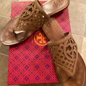 Tory Burch Logo Thong Sandal